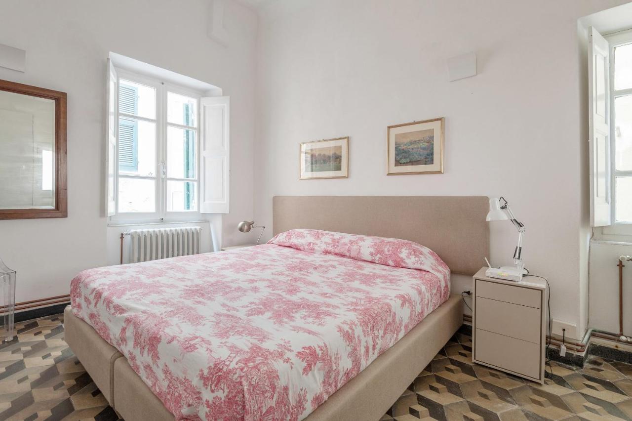 Marina Apartment, Unique, Authentic, Beachfront, 2 Aircondo Bdr , 2Bht, Easy To Train Or From Private Parking 韦尔纳扎 外观 照片
