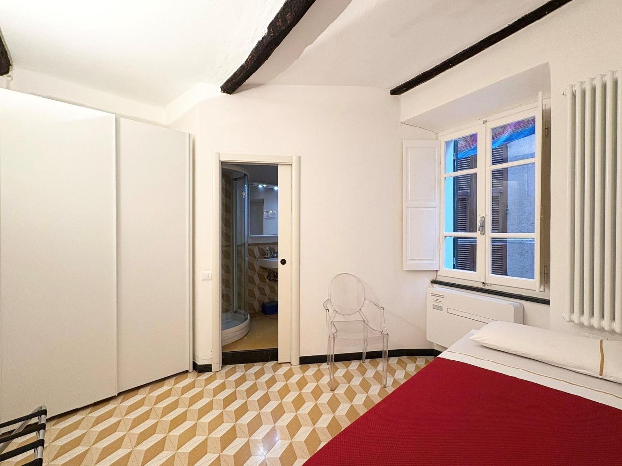 Marina Apartment, Unique, Authentic, Beachfront, 2 Aircondo Bdr , 2Bht, Easy To Train Or From Private Parking 韦尔纳扎 外观 照片